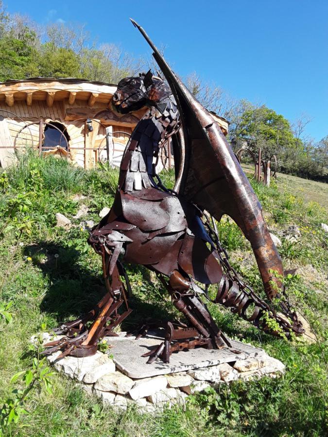 Village.insolite Montagny-sur-Grosne Extérieur photo